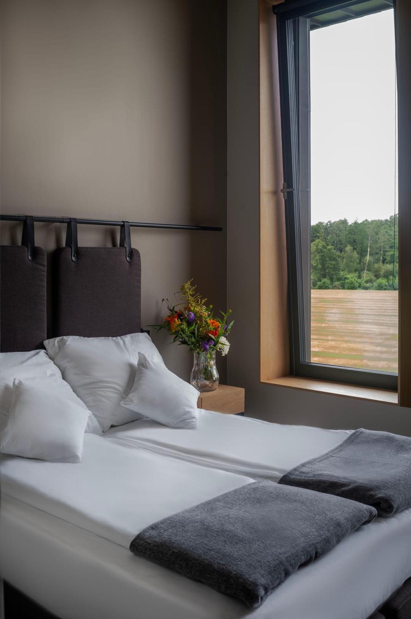Karma House Goscienczyce Bed and Breakfast Grojec  Εξωτερικό φωτογραφία